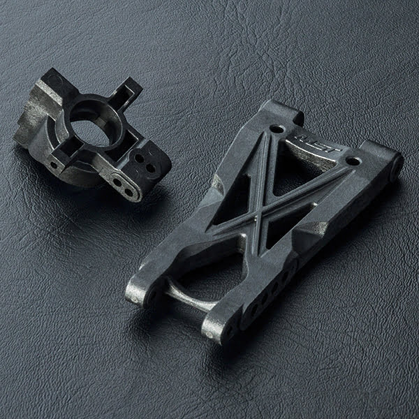 MST HT Short rear lower arm (4 holes) & wheel hub - 210070-1